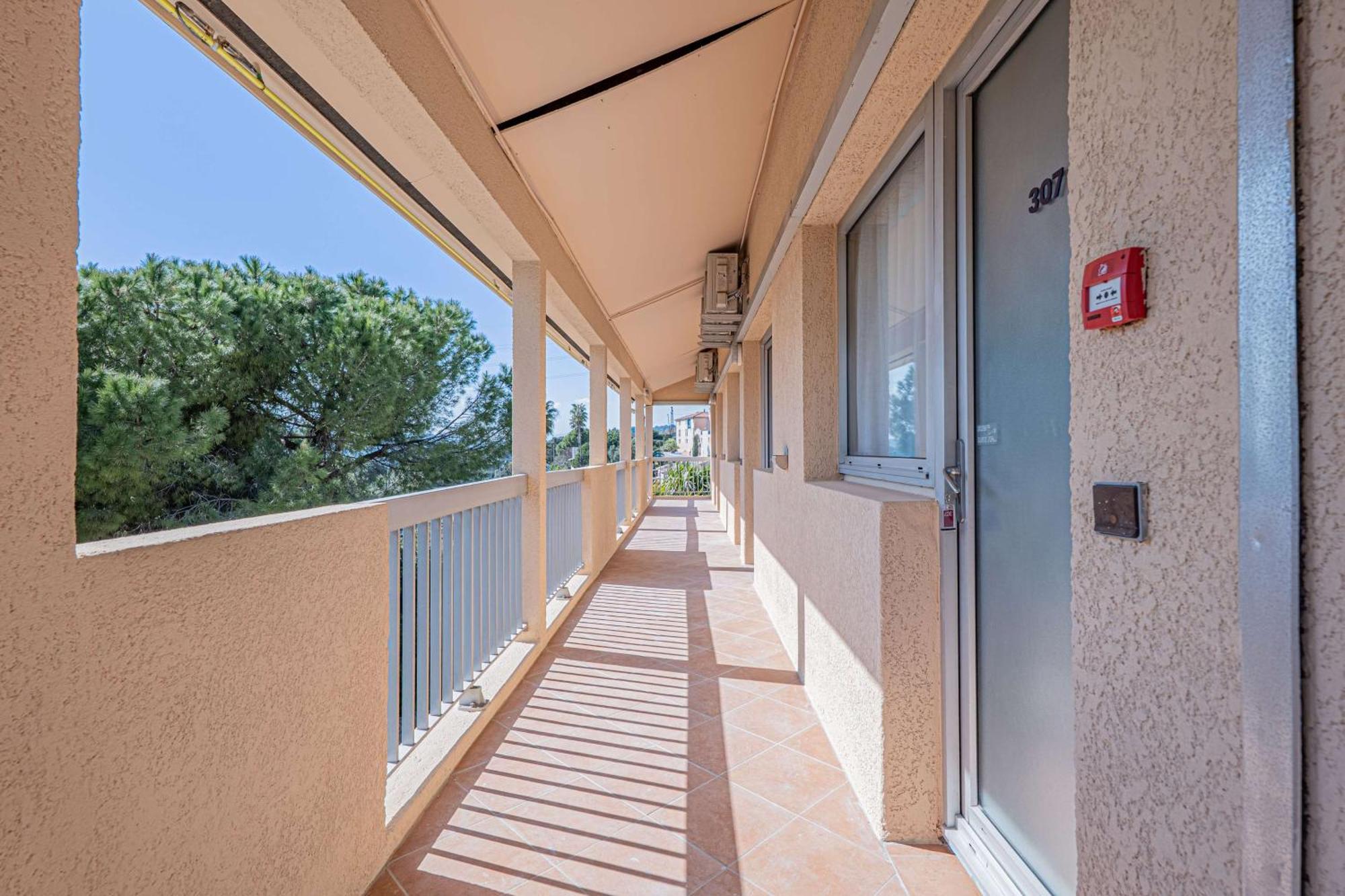 Sure By Western Belvedere Hotel